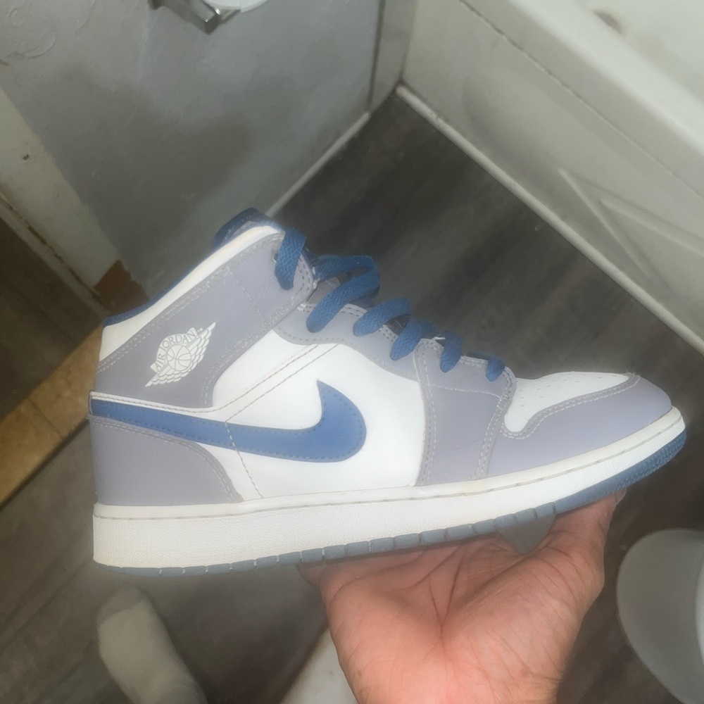 Jordan Women's Sneakers - Blue and Gray